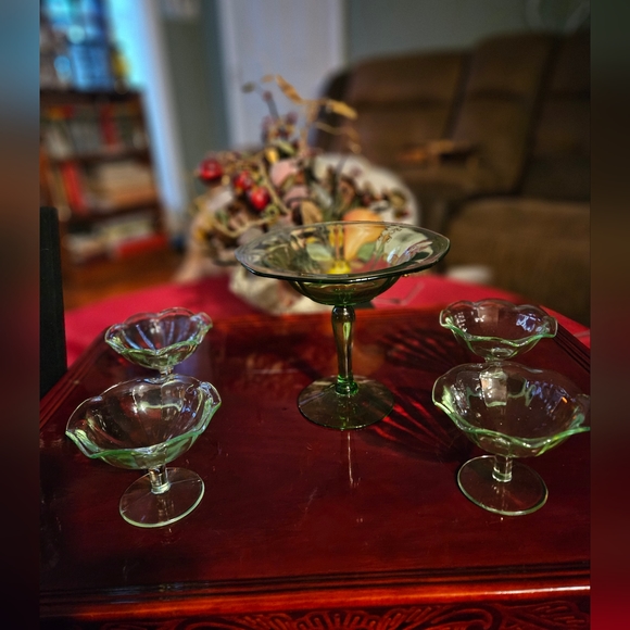 Uranium Bundle of Vintage Vaseline Tulip Edged Sherbets & Fostoria Fairfax Glass - Picture 3 of 17